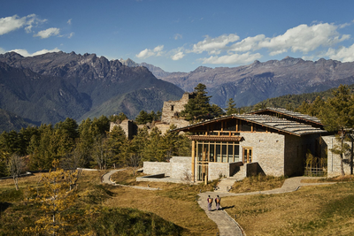 Aussenansicht Gebäude, Six Senses Paro, Bhutan Reise