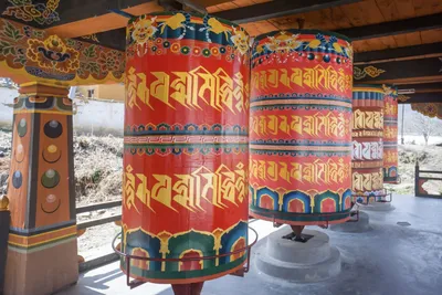 Gebetsmühlen, Bhutan Reisen