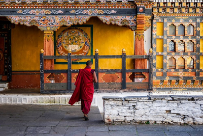 Mönch in Paro, Bhutan Rundreise