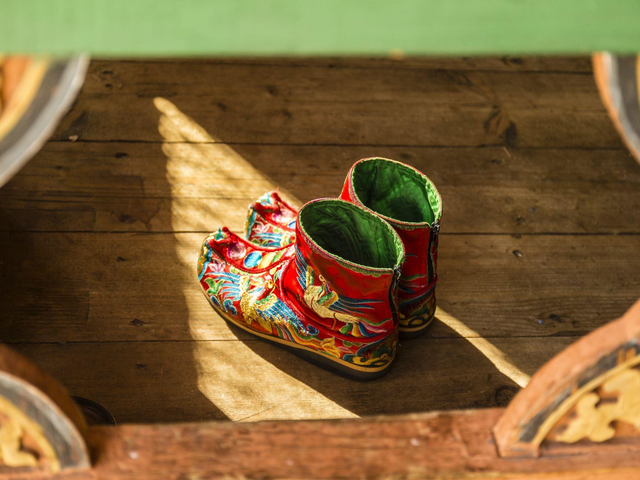 Traditionelle Schuhe, Geschichte, Bhutan Rundreise