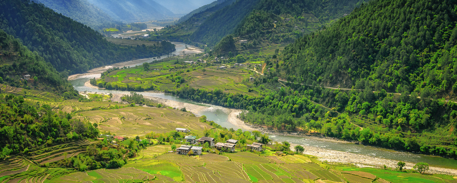 Trans Bhutan Trail: grandiose Flusslandschaft