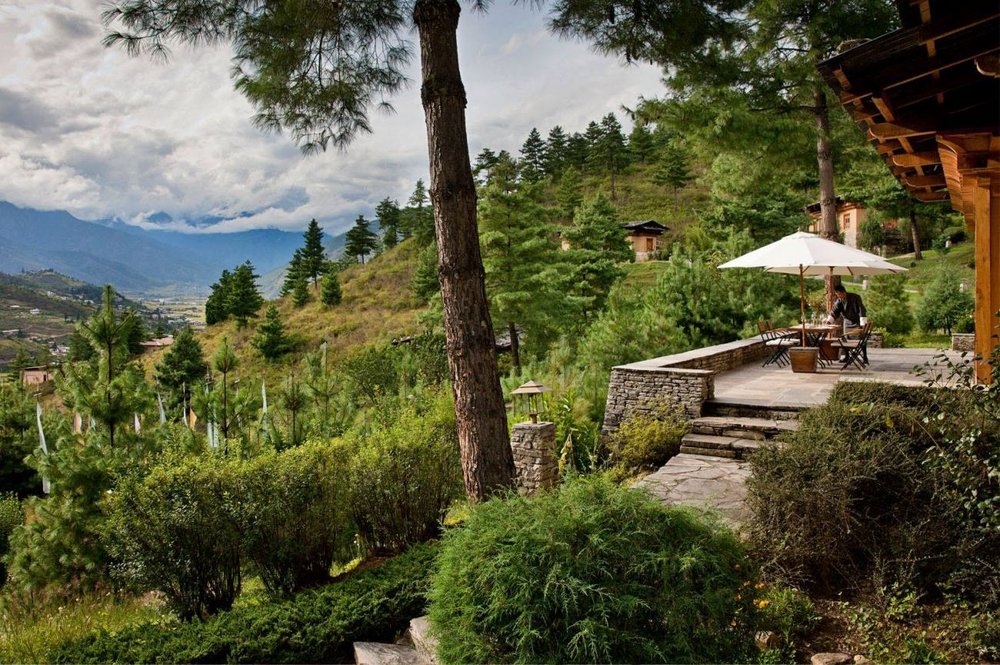 Luxusreise Bhutan, Terrasse mit Ausblick, COMO Uma Paro, Bhutan